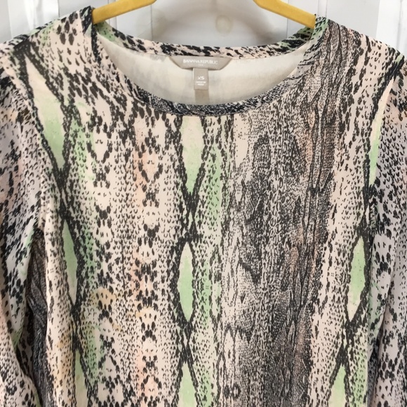 Banana Republic Snake Print Top - Picture 5 of 16